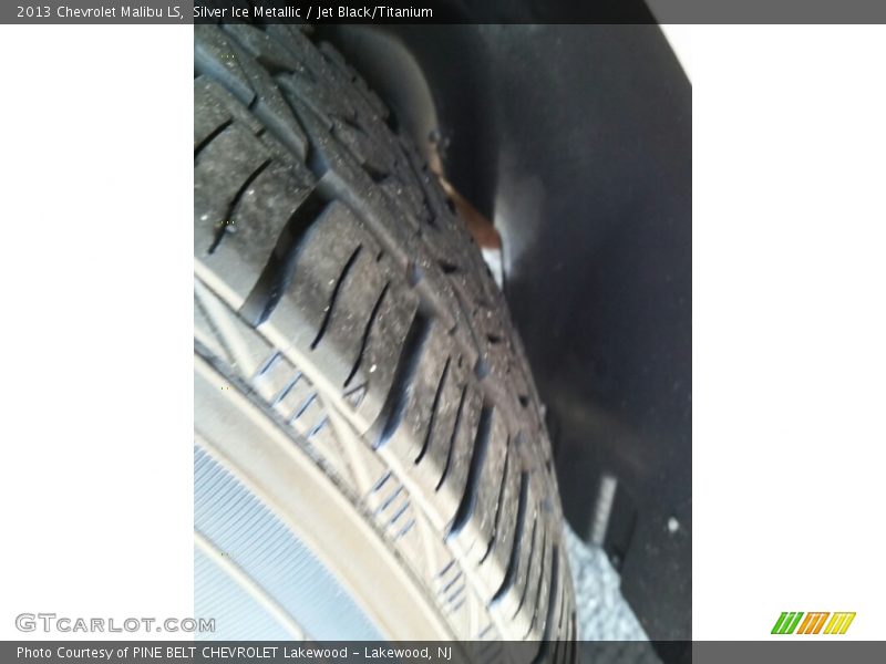Silver Ice Metallic / Jet Black/Titanium 2013 Chevrolet Malibu LS