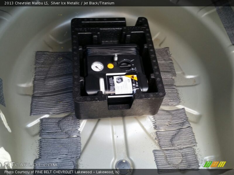 Silver Ice Metallic / Jet Black/Titanium 2013 Chevrolet Malibu LS