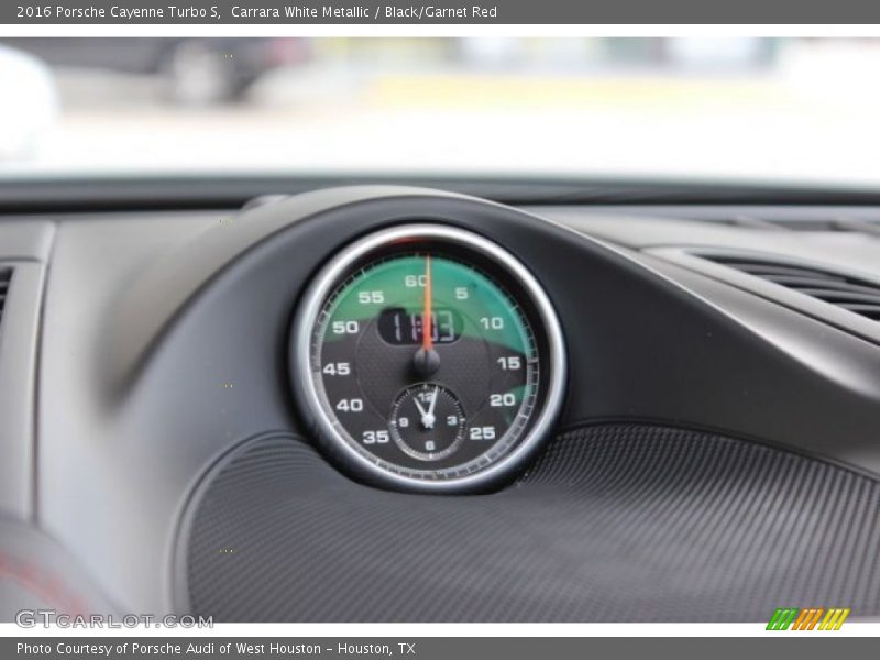 Carrara White Metallic / Black/Garnet Red 2016 Porsche Cayenne Turbo S