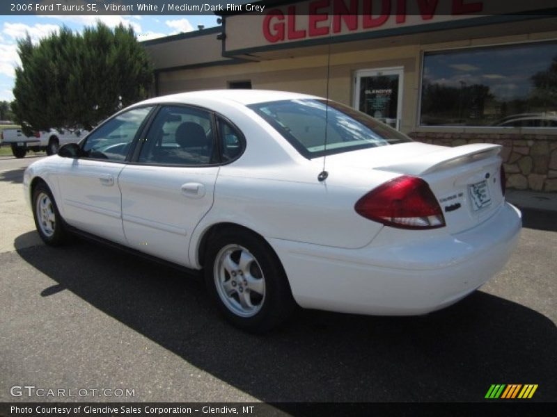 Vibrant White / Medium/Dark Flint Grey 2006 Ford Taurus SE