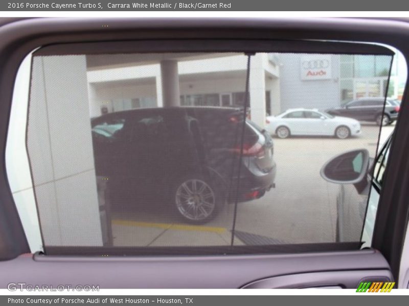 Carrara White Metallic / Black/Garnet Red 2016 Porsche Cayenne Turbo S