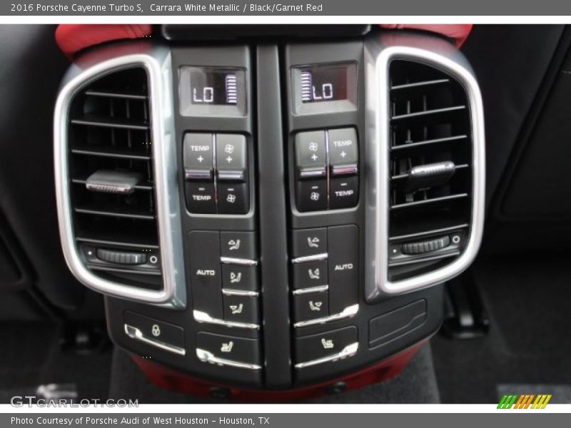 Controls of 2016 Cayenne Turbo S