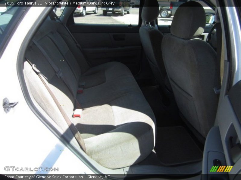 Vibrant White / Medium/Dark Flint Grey 2006 Ford Taurus SE