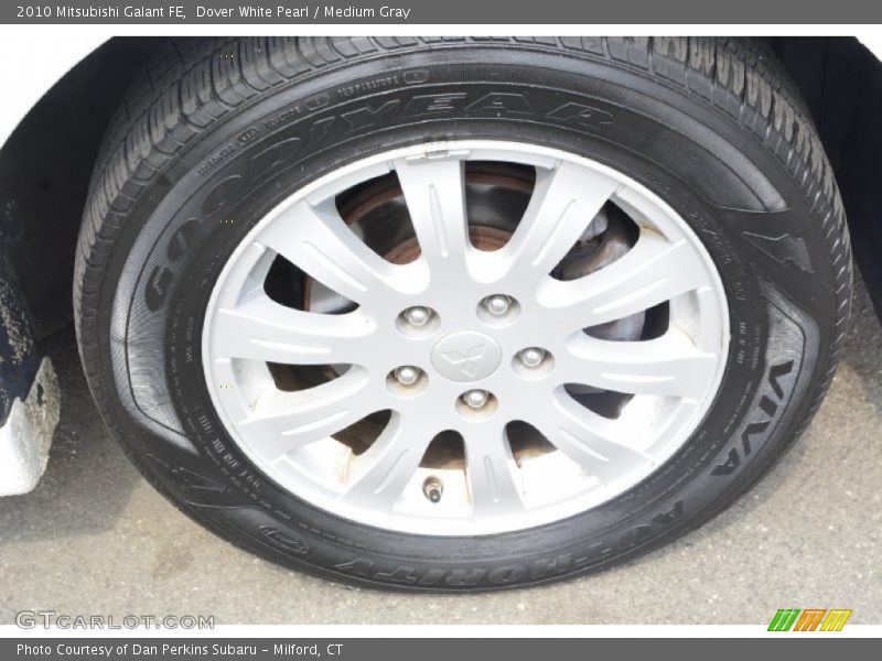 Dover White Pearl / Medium Gray 2010 Mitsubishi Galant FE