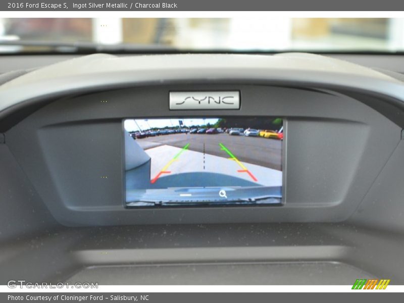 Ingot Silver Metallic / Charcoal Black 2016 Ford Escape S