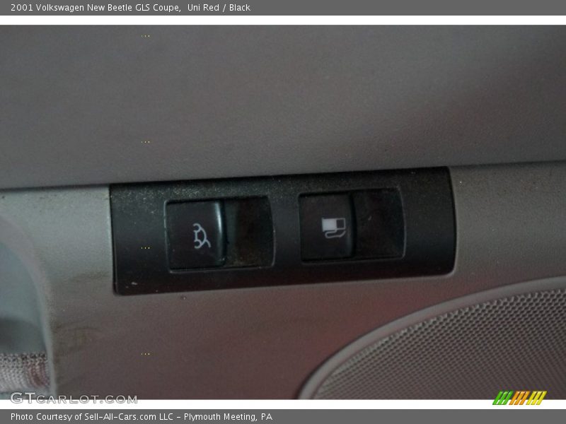 Uni Red / Black 2001 Volkswagen New Beetle GLS Coupe