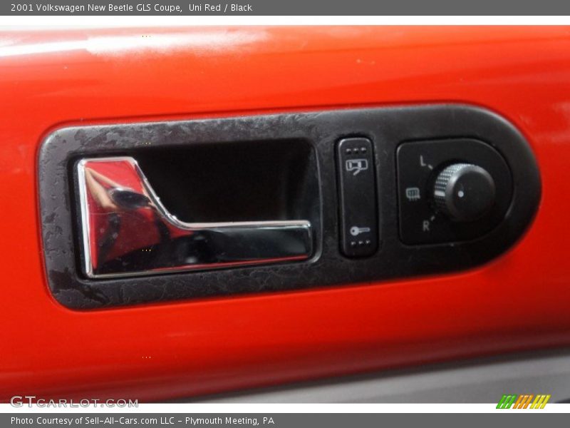 Uni Red / Black 2001 Volkswagen New Beetle GLS Coupe