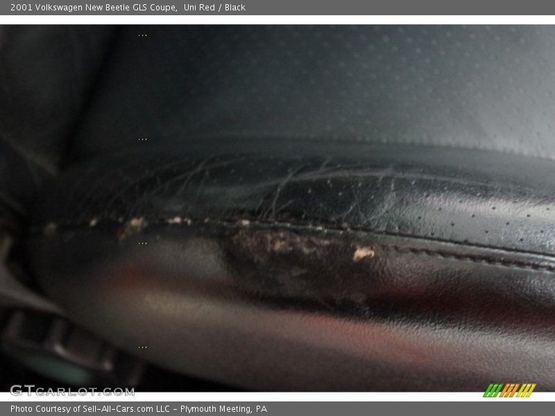 Uni Red / Black 2001 Volkswagen New Beetle GLS Coupe