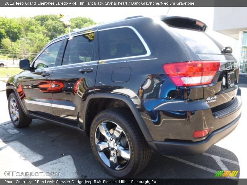 Brilliant Black Crystal Pearl / Dark Graystone/Medium Graystone 2013 Jeep Grand Cherokee Laredo 4x4