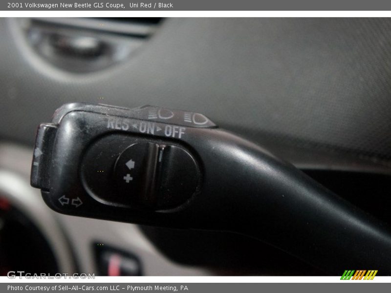 Uni Red / Black 2001 Volkswagen New Beetle GLS Coupe