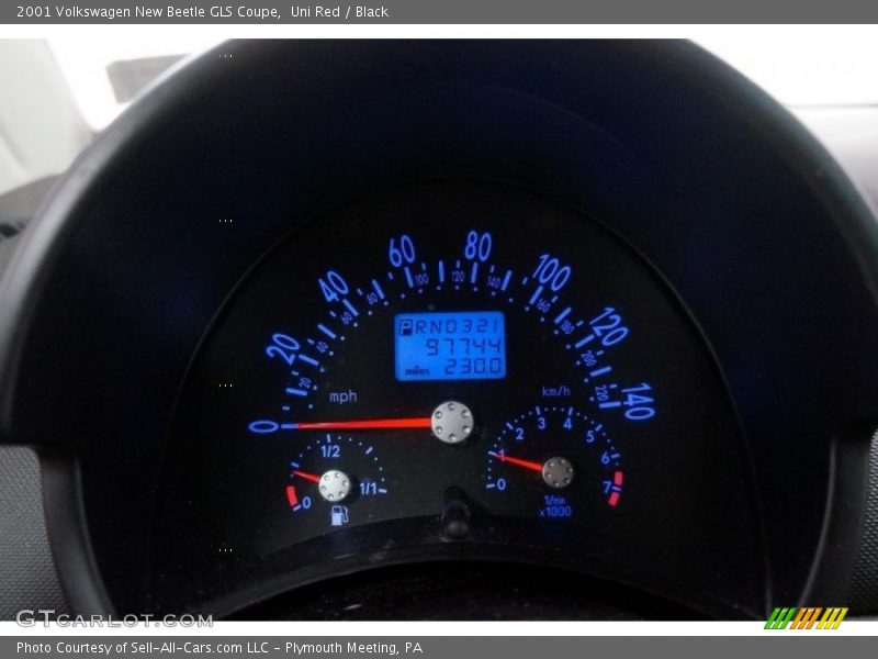 Uni Red / Black 2001 Volkswagen New Beetle GLS Coupe