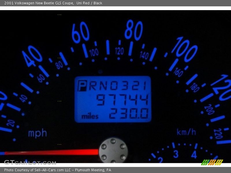 Uni Red / Black 2001 Volkswagen New Beetle GLS Coupe