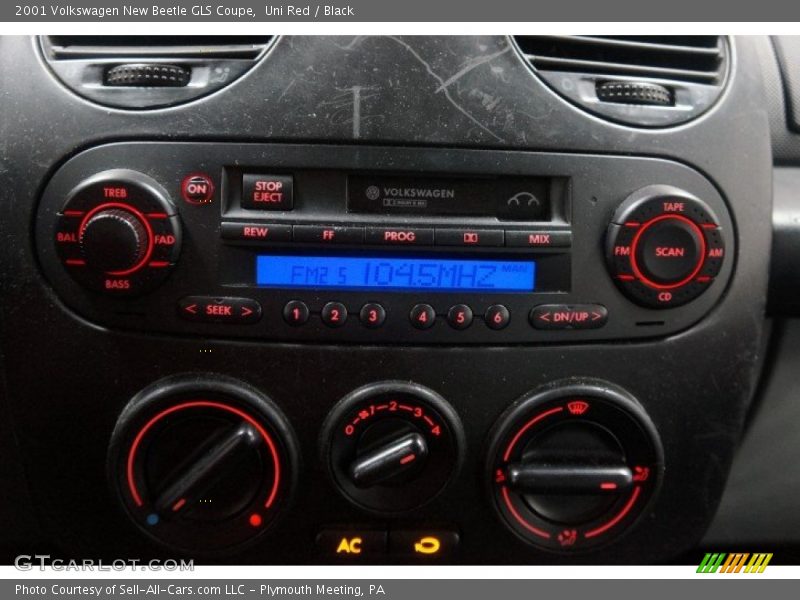 Uni Red / Black 2001 Volkswagen New Beetle GLS Coupe