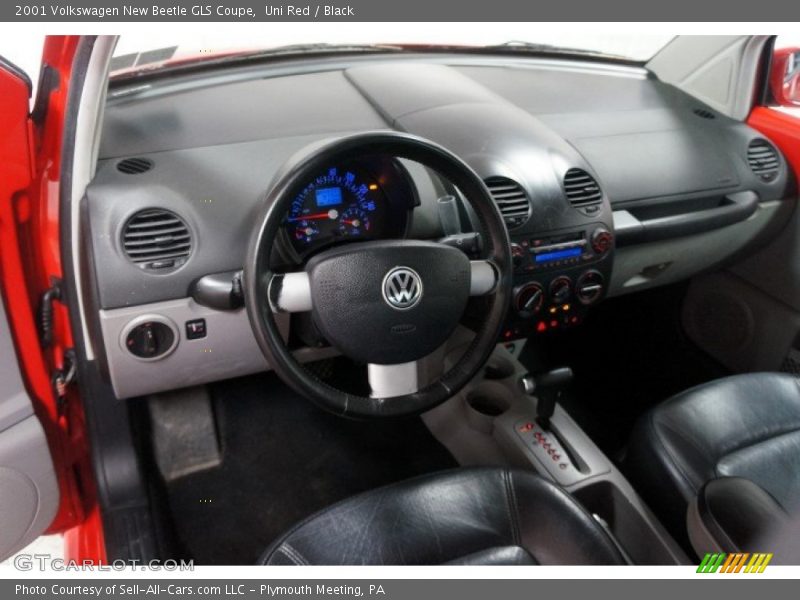 Uni Red / Black 2001 Volkswagen New Beetle GLS Coupe