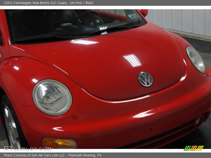 Uni Red / Black 2001 Volkswagen New Beetle GLS Coupe