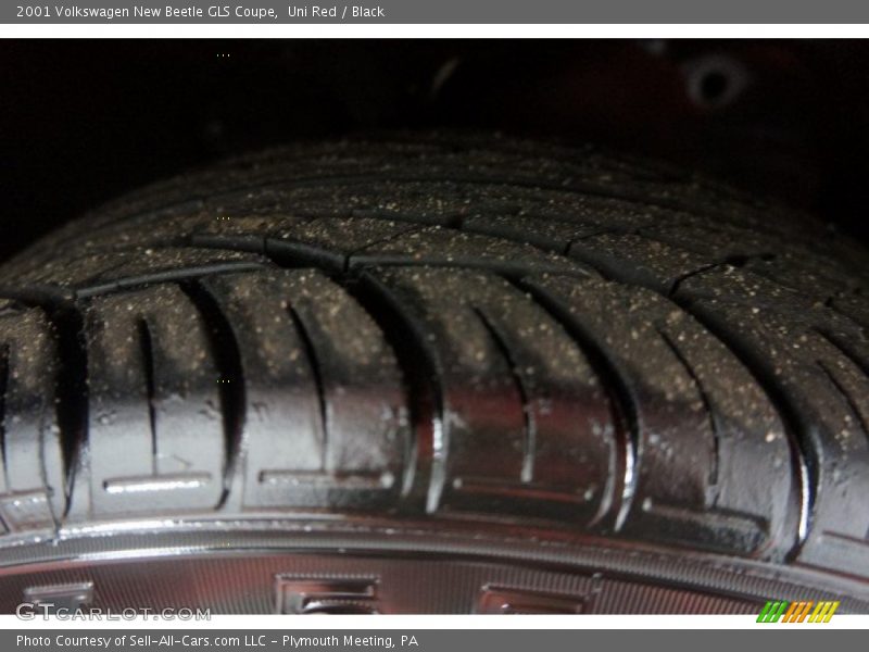 Uni Red / Black 2001 Volkswagen New Beetle GLS Coupe