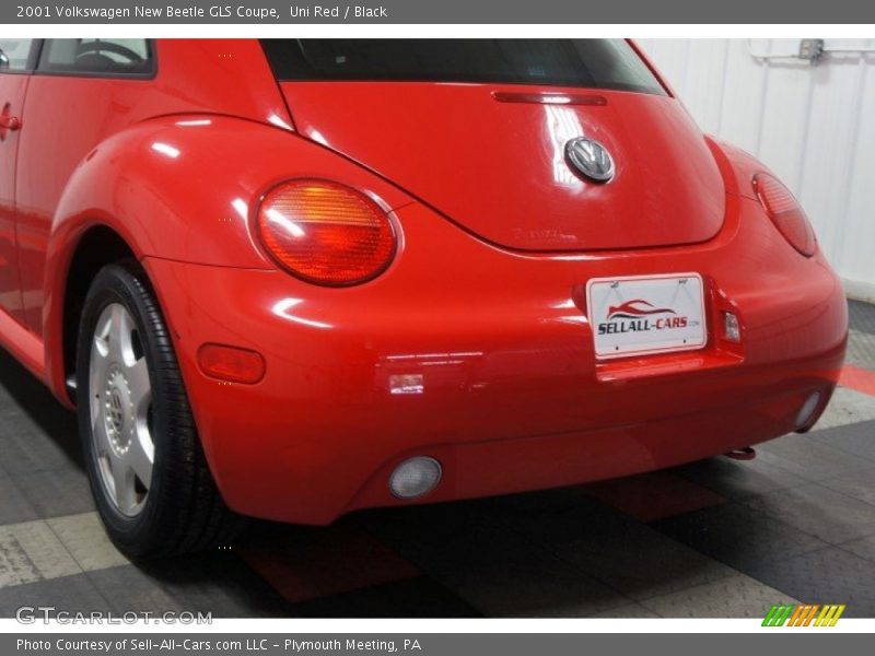 Uni Red / Black 2001 Volkswagen New Beetle GLS Coupe