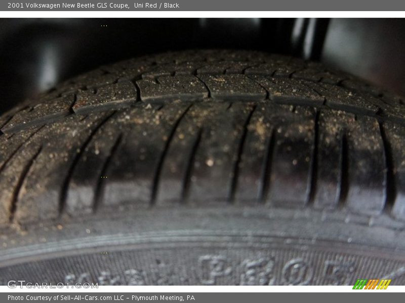 Uni Red / Black 2001 Volkswagen New Beetle GLS Coupe