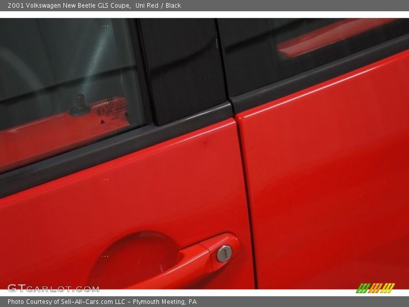 Uni Red / Black 2001 Volkswagen New Beetle GLS Coupe