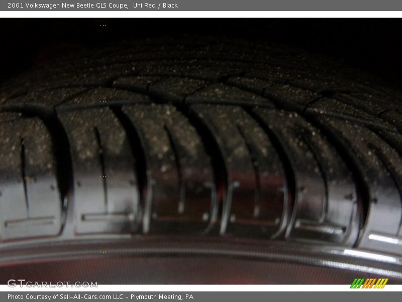 Uni Red / Black 2001 Volkswagen New Beetle GLS Coupe