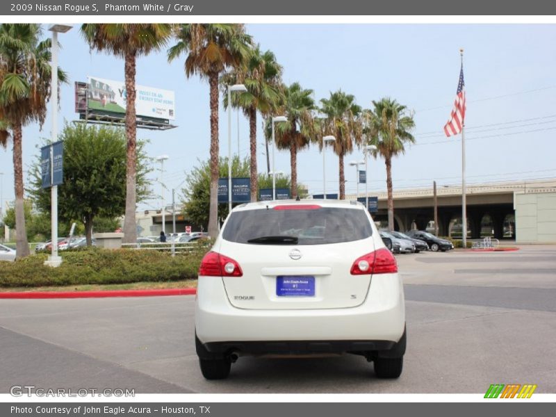 Phantom White / Gray 2009 Nissan Rogue S