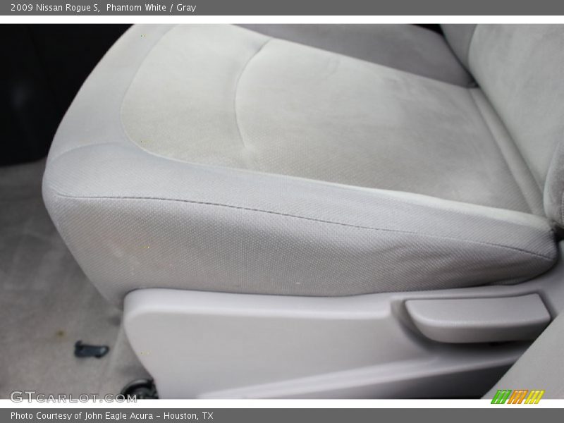 Phantom White / Gray 2009 Nissan Rogue S