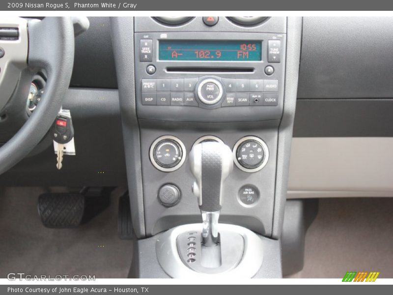 Phantom White / Gray 2009 Nissan Rogue S