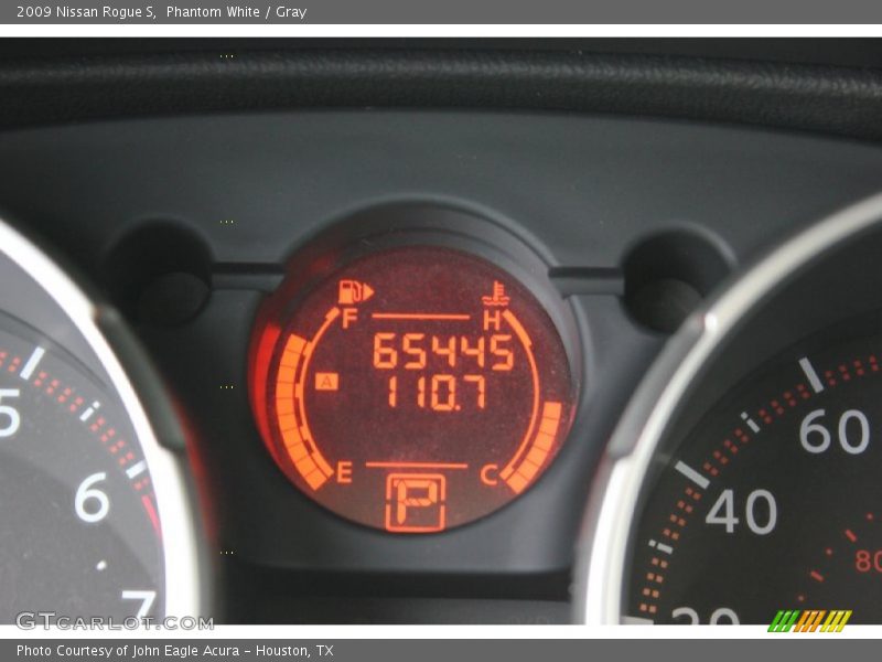 Phantom White / Gray 2009 Nissan Rogue S