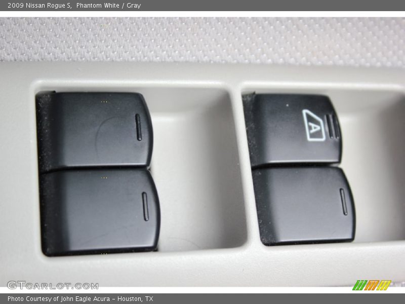 Phantom White / Gray 2009 Nissan Rogue S