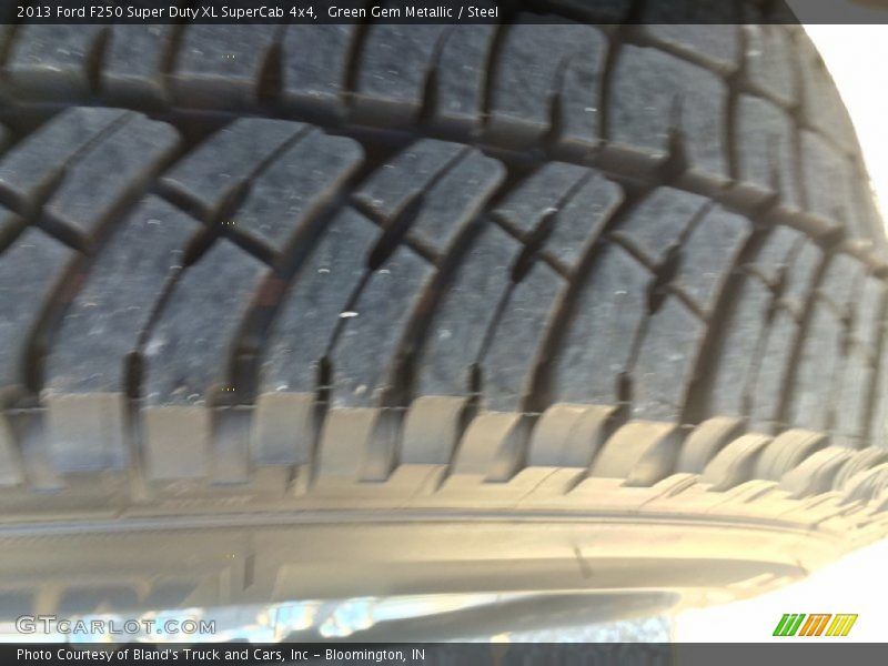 Green Gem Metallic / Steel 2013 Ford F250 Super Duty XL SuperCab 4x4