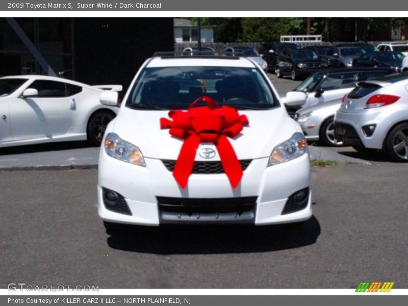 Super White / Dark Charcoal 2009 Toyota Matrix S