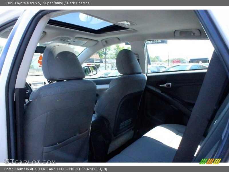 Super White / Dark Charcoal 2009 Toyota Matrix S