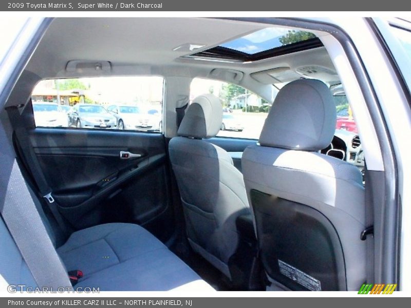 Super White / Dark Charcoal 2009 Toyota Matrix S