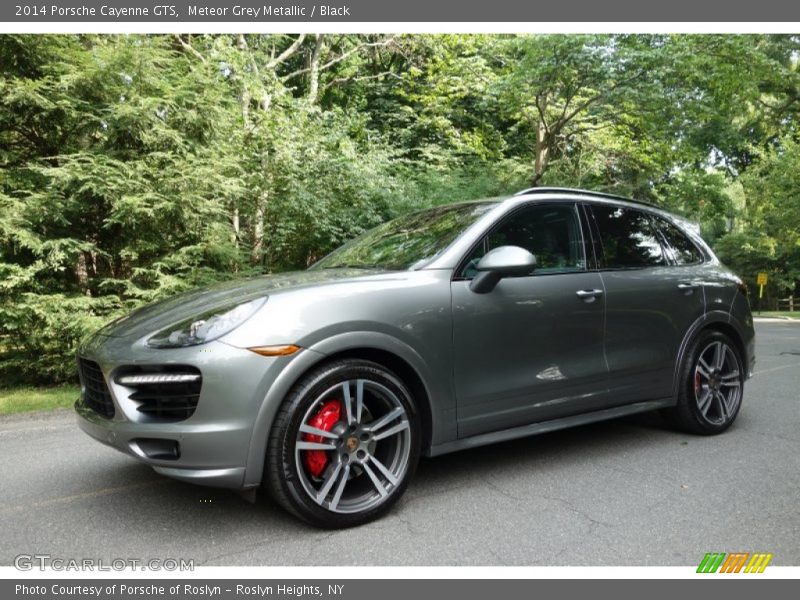 Front 3/4 View of 2014 Cayenne GTS