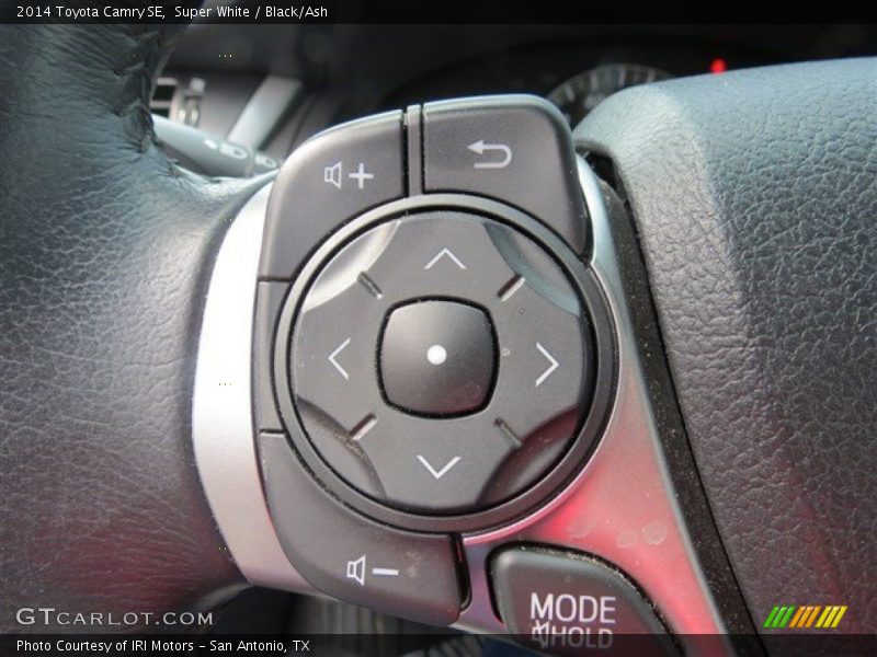 Super White / Black/Ash 2014 Toyota Camry SE