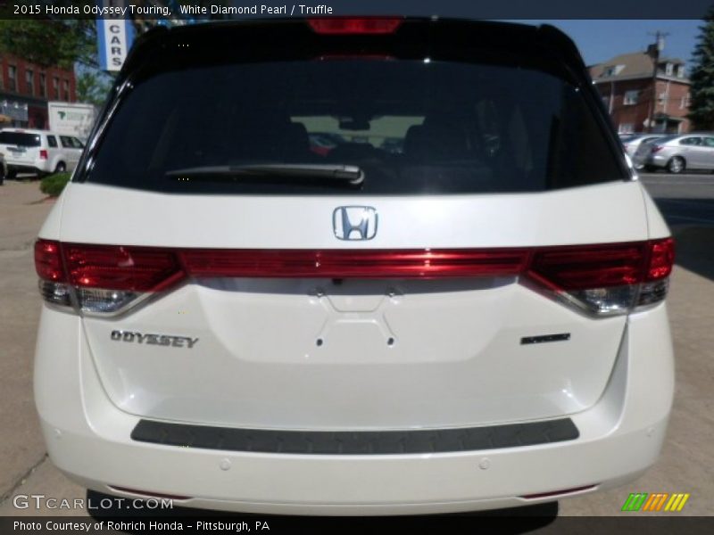 White Diamond Pearl / Truffle 2015 Honda Odyssey Touring