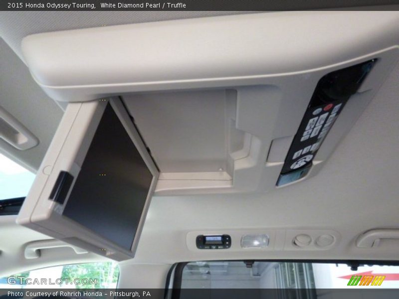White Diamond Pearl / Truffle 2015 Honda Odyssey Touring
