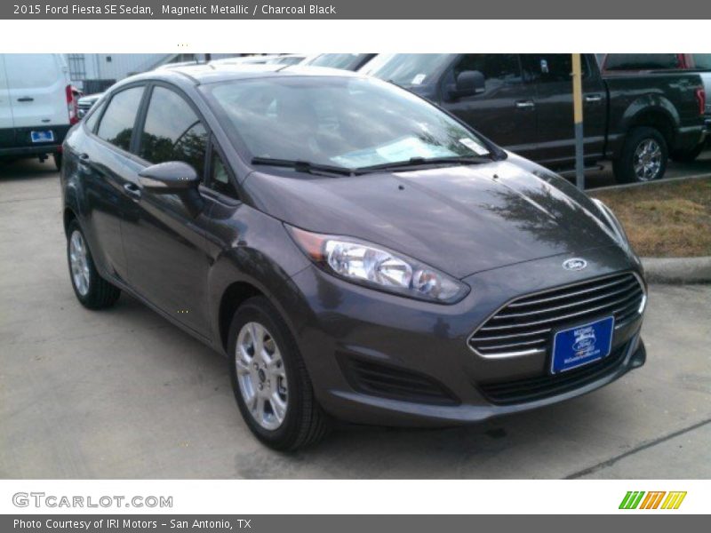 Magnetic Metallic / Charcoal Black 2015 Ford Fiesta SE Sedan