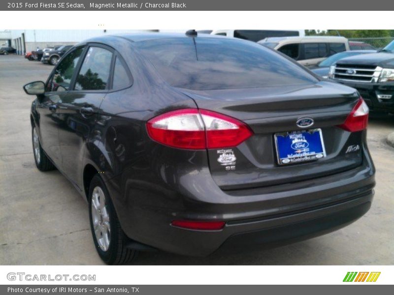 Magnetic Metallic / Charcoal Black 2015 Ford Fiesta SE Sedan