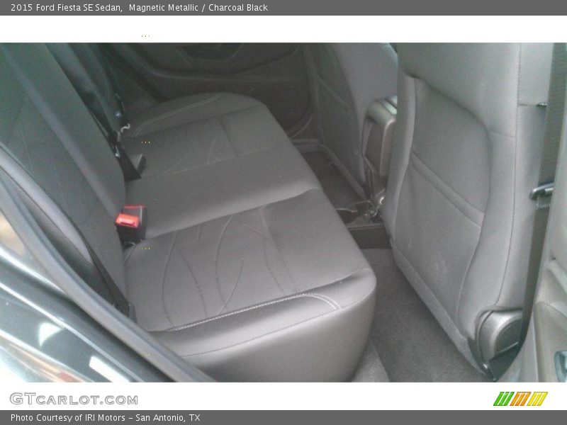 Magnetic Metallic / Charcoal Black 2015 Ford Fiesta SE Sedan