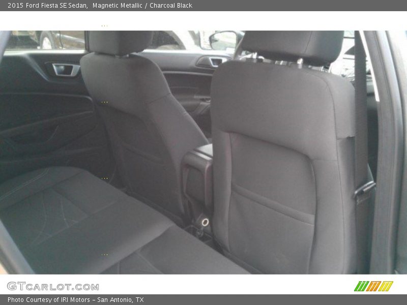 Magnetic Metallic / Charcoal Black 2015 Ford Fiesta SE Sedan