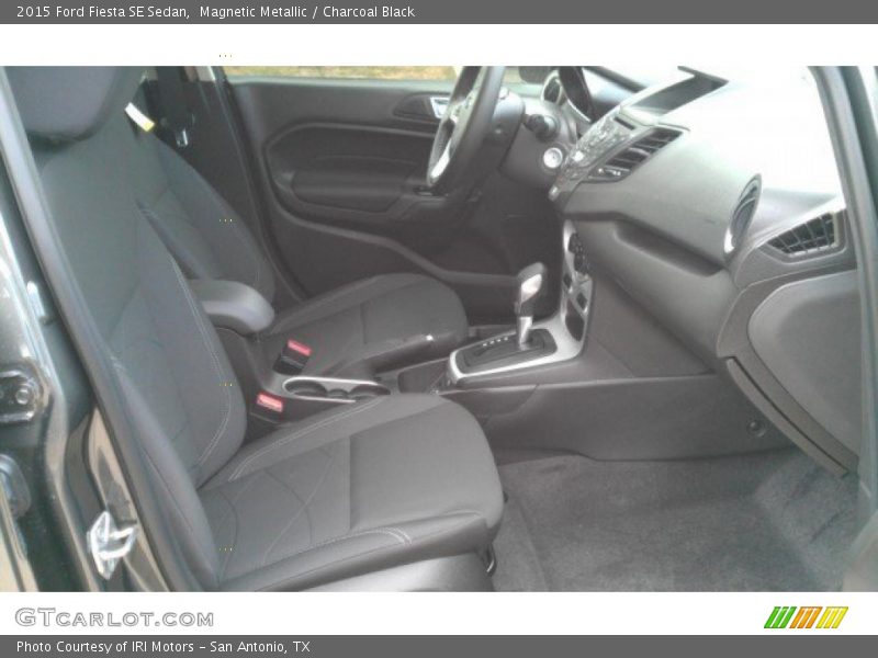 Magnetic Metallic / Charcoal Black 2015 Ford Fiesta SE Sedan