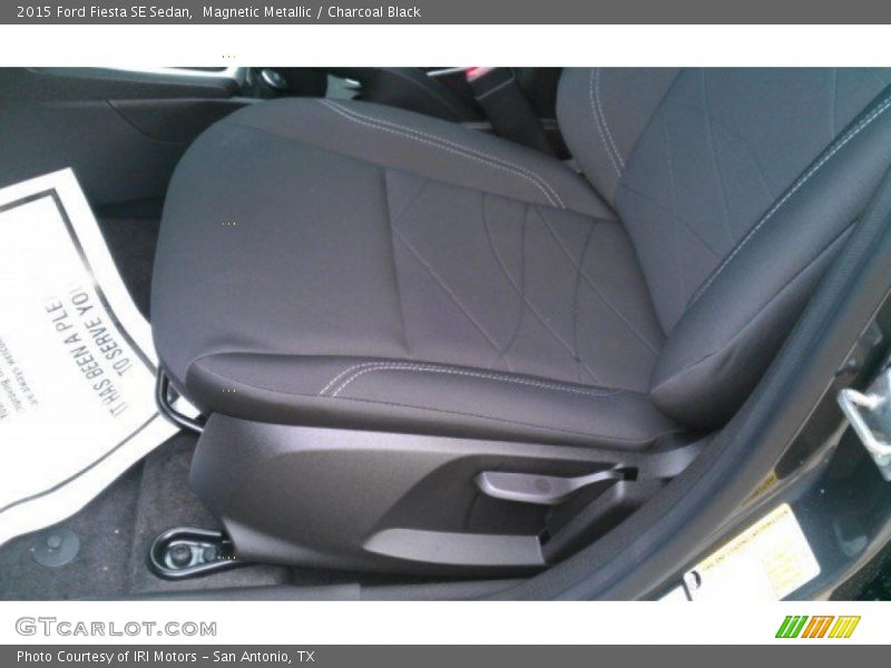Magnetic Metallic / Charcoal Black 2015 Ford Fiesta SE Sedan