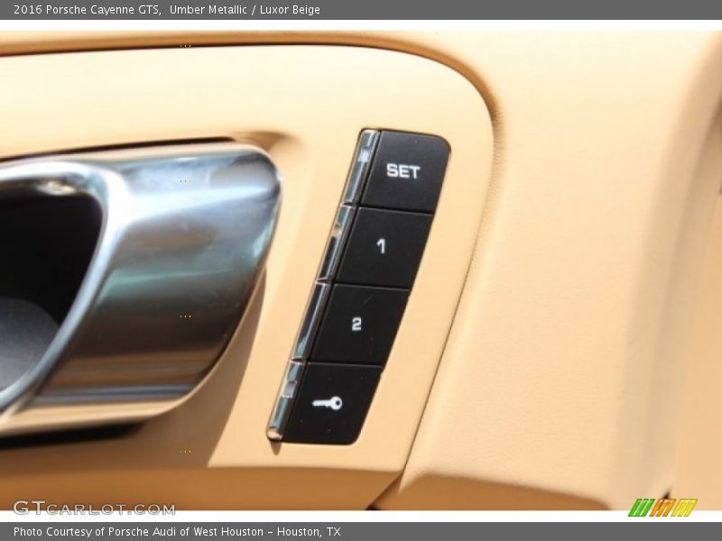 Controls of 2016 Cayenne GTS