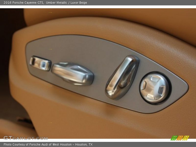 Controls of 2016 Cayenne GTS