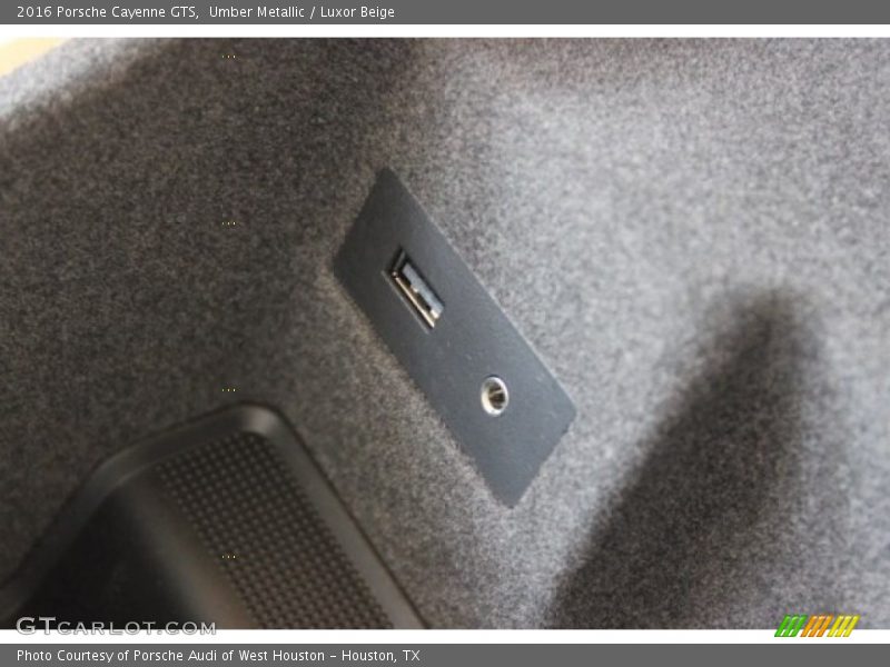 Umber Metallic / Luxor Beige 2016 Porsche Cayenne GTS
