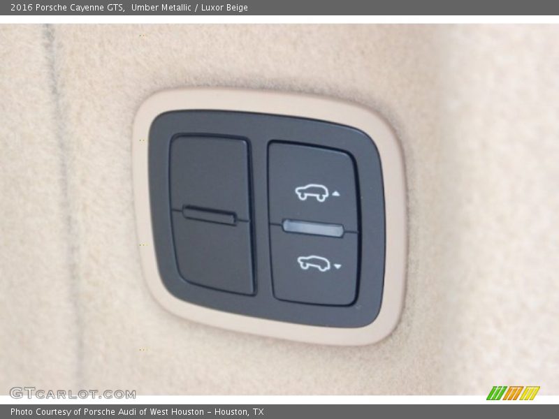 Controls of 2016 Cayenne GTS