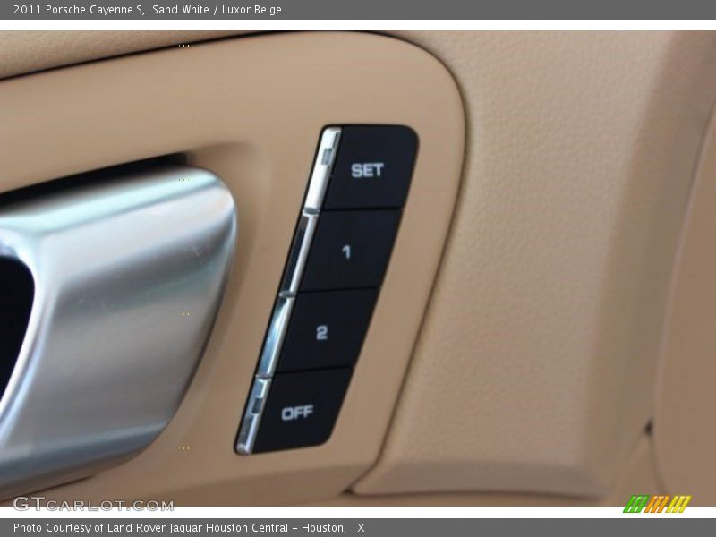 Sand White / Luxor Beige 2011 Porsche Cayenne S