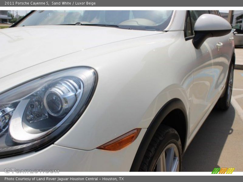 Sand White / Luxor Beige 2011 Porsche Cayenne S