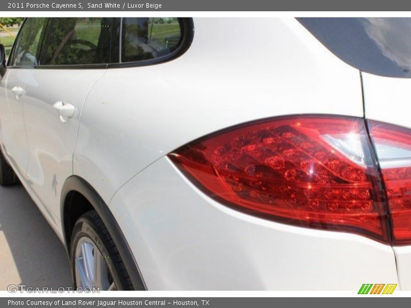 Sand White / Luxor Beige 2011 Porsche Cayenne S